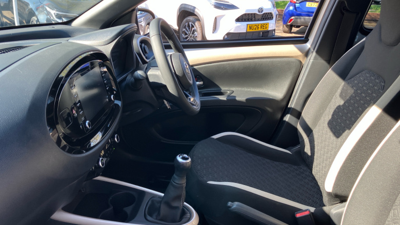 Toyota Aygo X 1.0 VVT-i Edge 5dr Petrol Hatchback